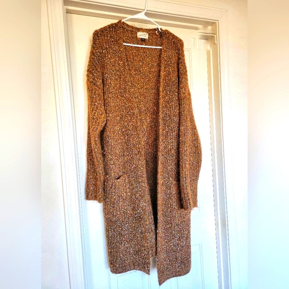 UNIVERSAL THREAD GOODS CO. Long Sweater - Picture 1 of 3